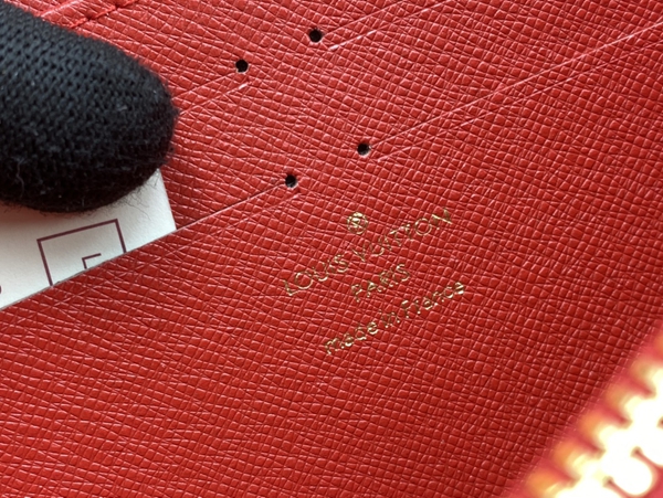 LVコピーウォレット角部分ディテール